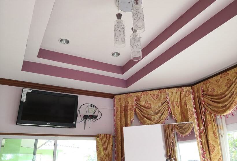 Turfan Hotel And Tigger Park