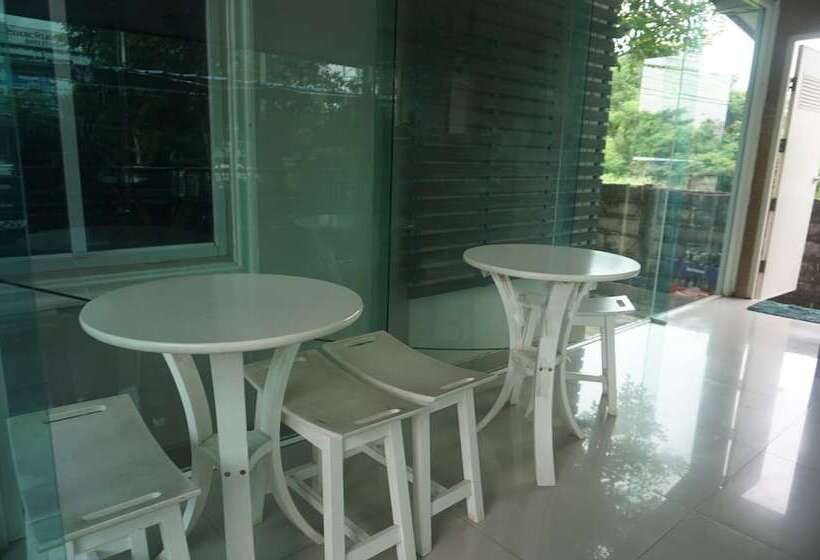 호텔 Wetsawat Place