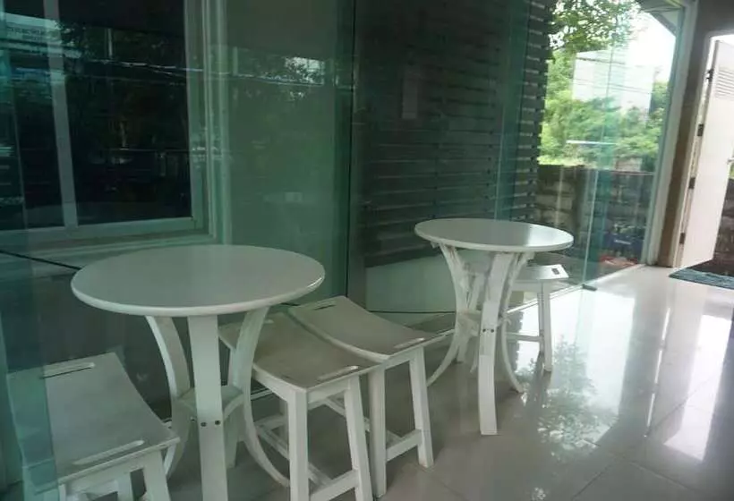 ホテル Wetsawat Place