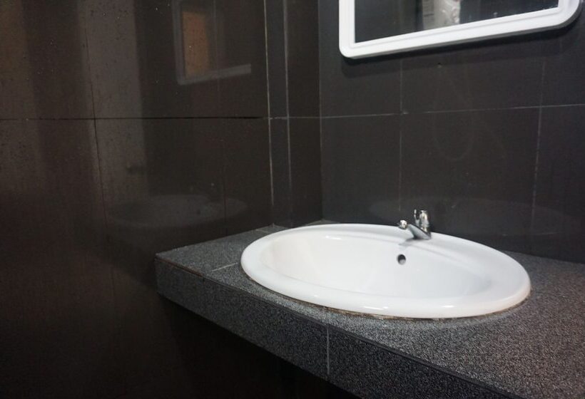 호텔 Wetsawat Place