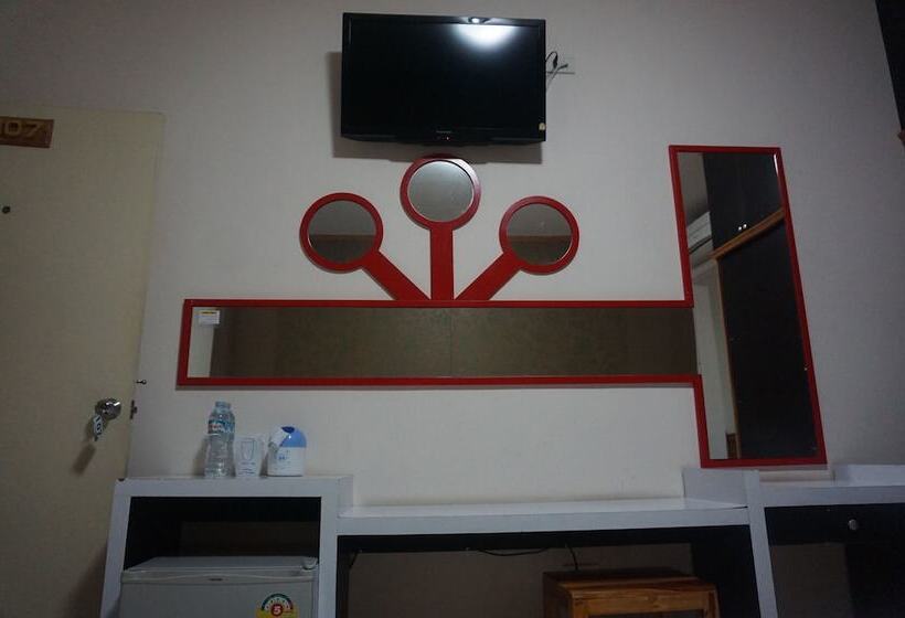 호텔 Wetsawat Place