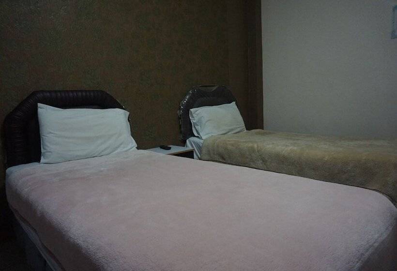 호텔 Wetsawat Place