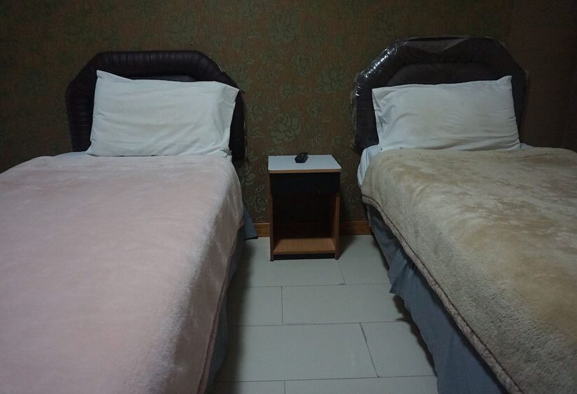 호텔 Wetsawat Place