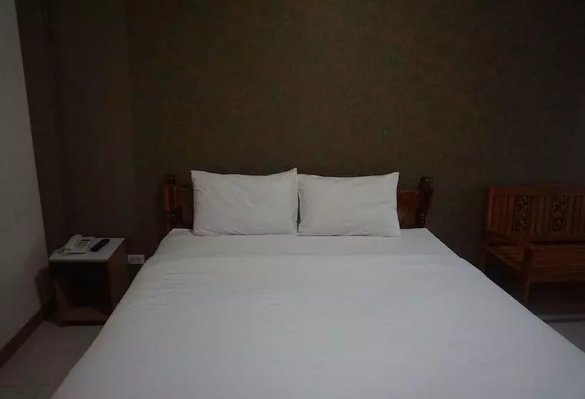 ホテル Wetsawat Place