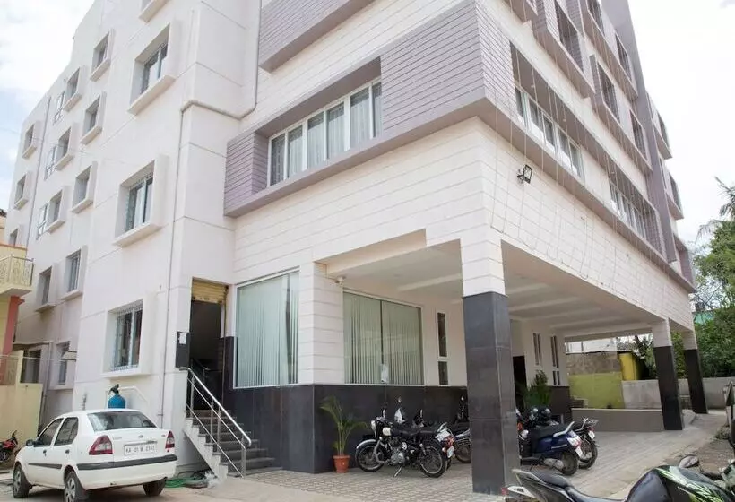 Oyo 9248 Hotel Shrinidhi