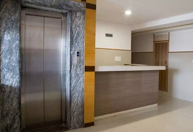 Oyo 9248 Hotel Shrinidhi