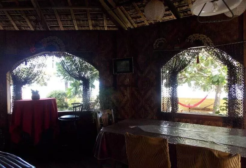 ペンション Baluarte De Argao Beach Resort