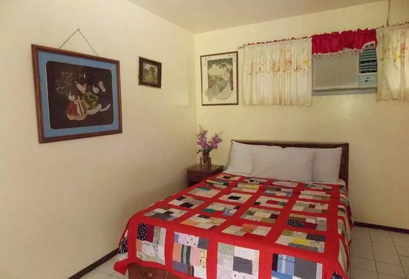 ペンション Baluarte De Argao Beach Resort