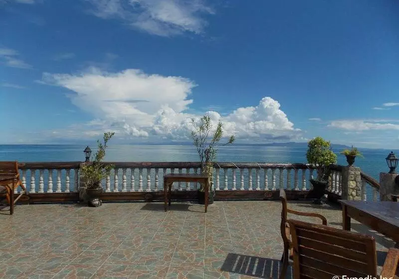 ペンション Baluarte De Argao Beach Resort