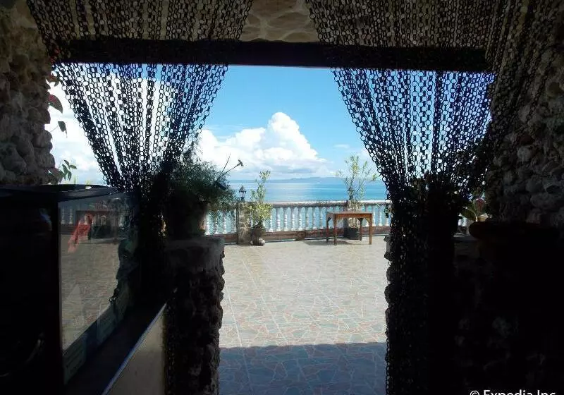 ペンション Baluarte De Argao Beach Resort