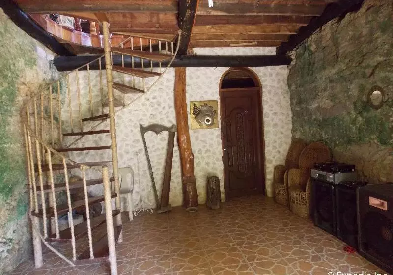 ペンション Baluarte De Argao Beach Resort