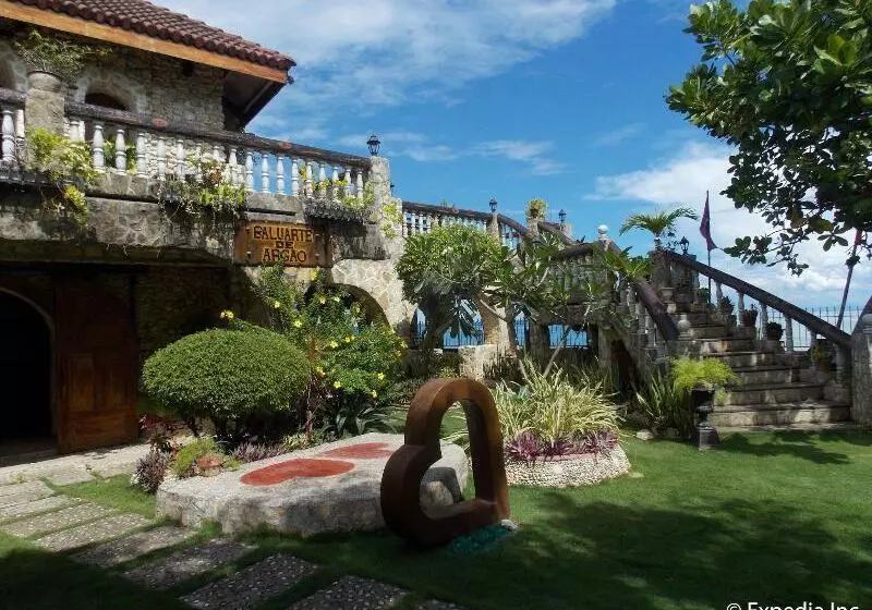 ペンション Baluarte De Argao Beach Resort