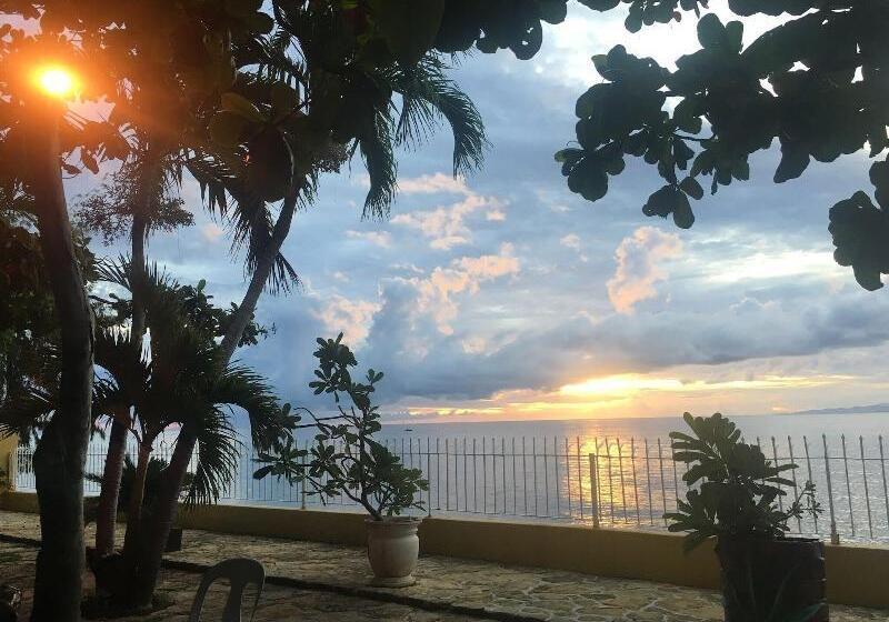 Pension Baluarte De Argao Beach Resort