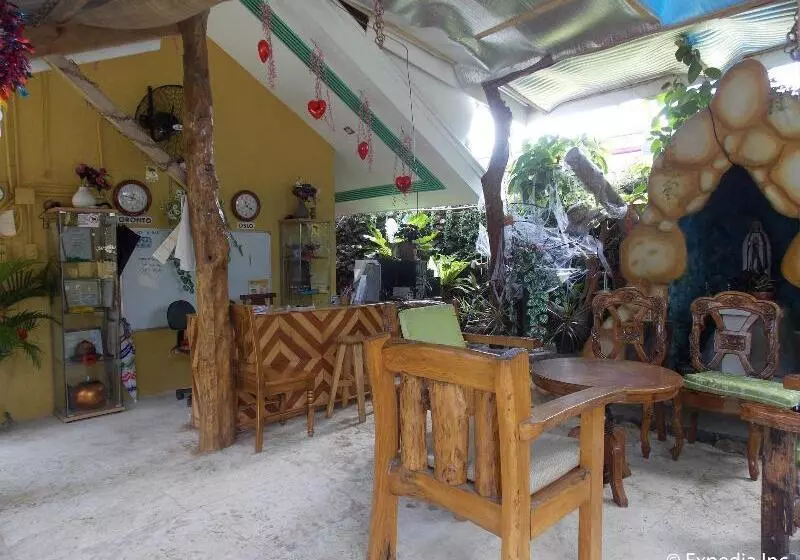 ペンション Baluarte De Argao Beach Resort