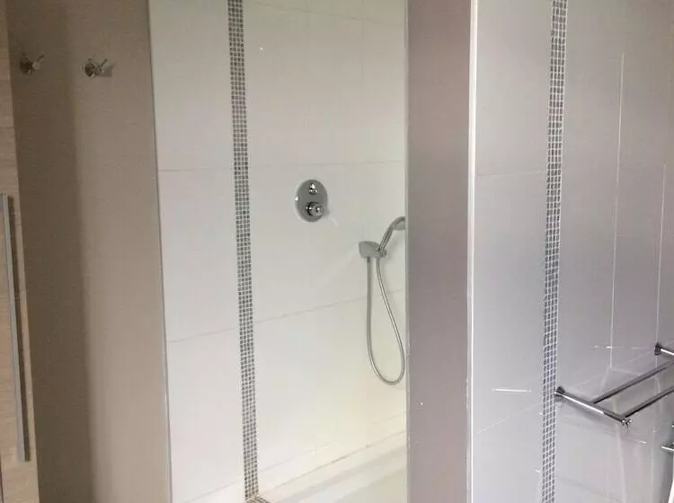 Majatalo Chapeauveau Gîte   B&b   Events