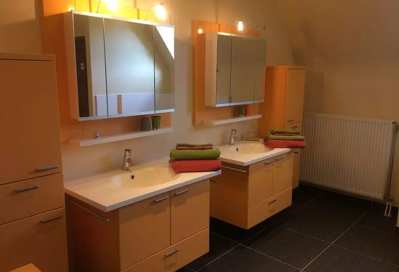 Majatalo Chapeauveau Gîte   B&b   Events