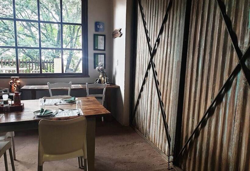 פנסיון La Luna @ Misty Mountains