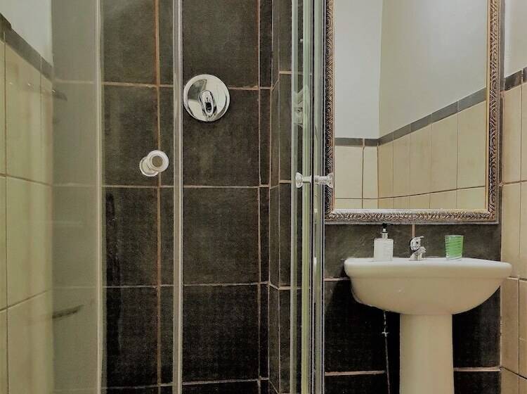 פנסיון La Luna @ Misty Mountains