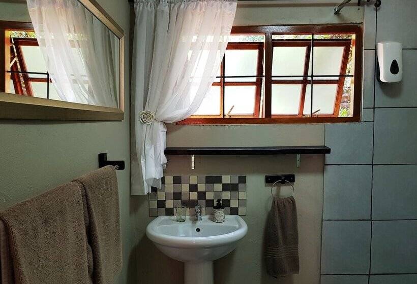 פנסיון La Luna @ Misty Mountains