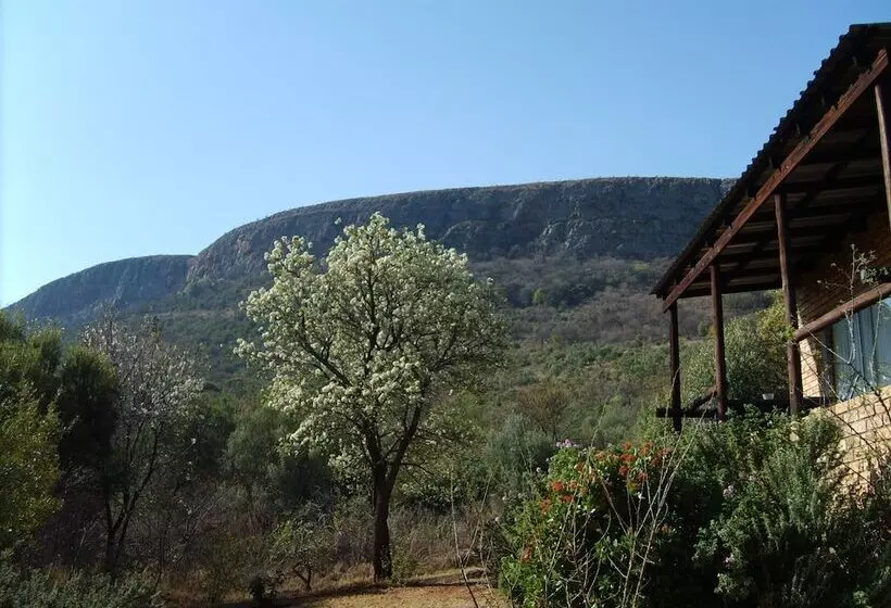 Majatalo Thirsty Falls Cc