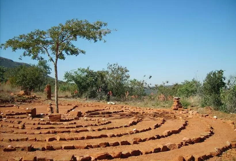 Majatalo Thirsty Falls Cc