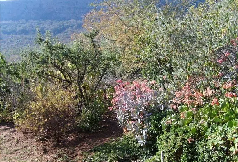 Majatalo Thirsty Falls Cc