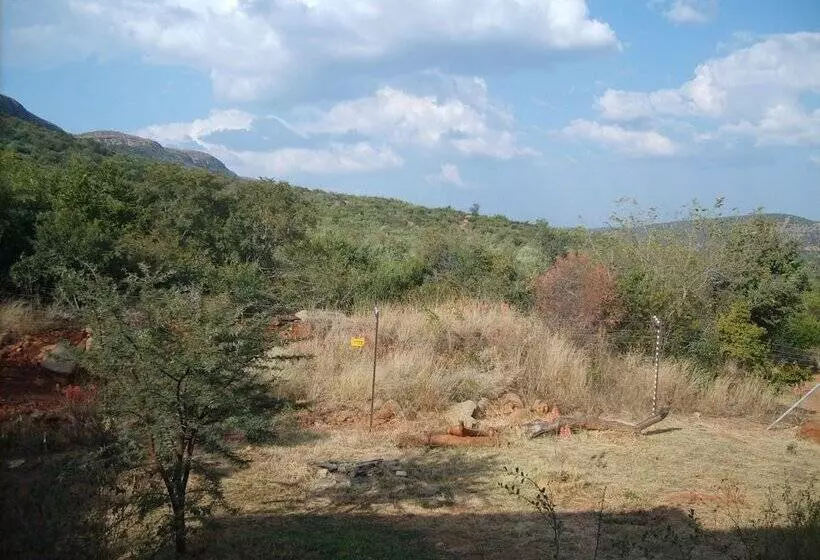 Majatalo Thirsty Falls Cc