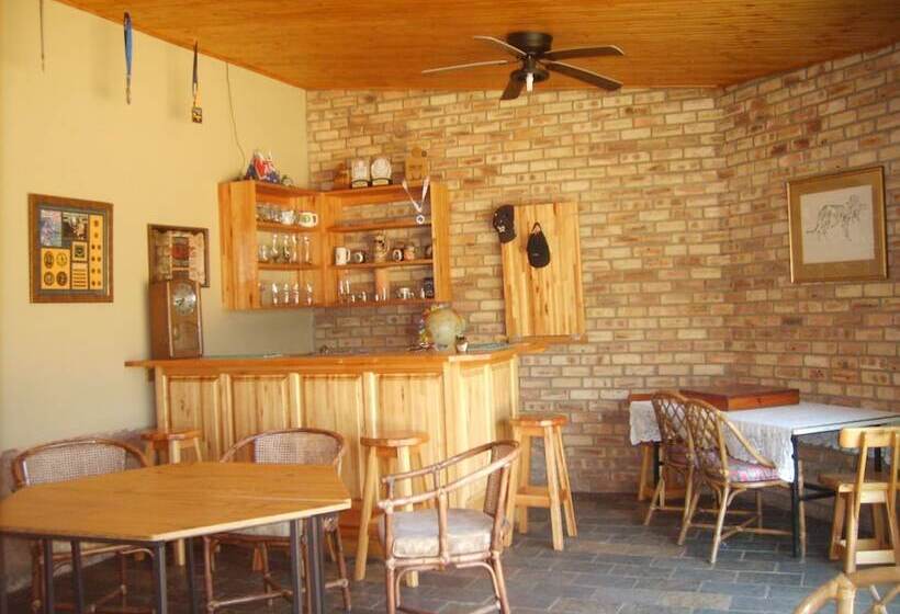 Пансион Thirsty Falls Cc