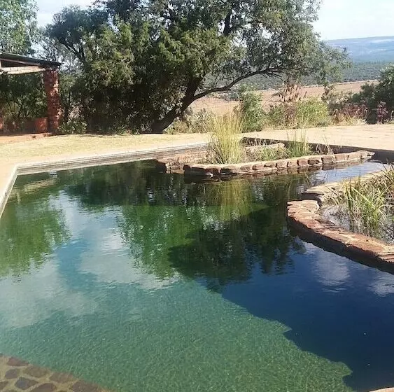 Majatalo Thirsty Falls Cc