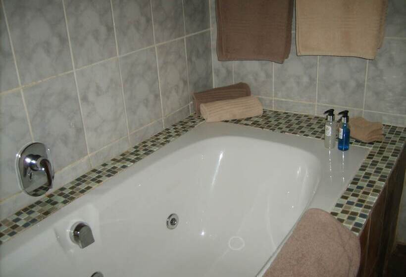 Пансион Thirsty Falls Cc