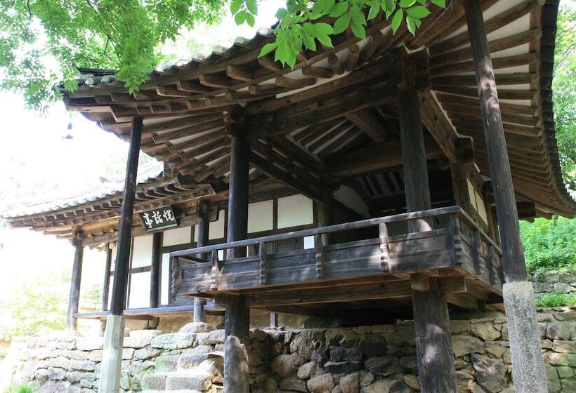 Pensione Yi Jin Rae S Historic House