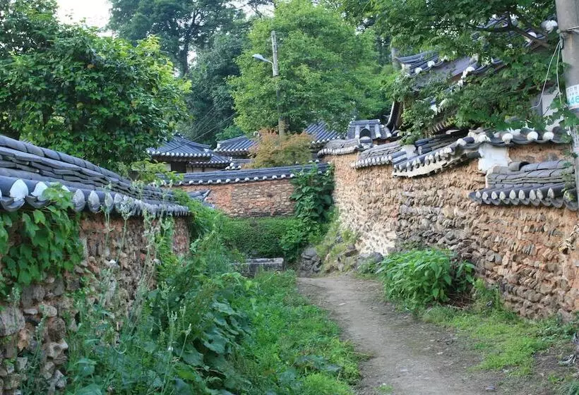 Majatalo Yi Jin Rae S Historic House