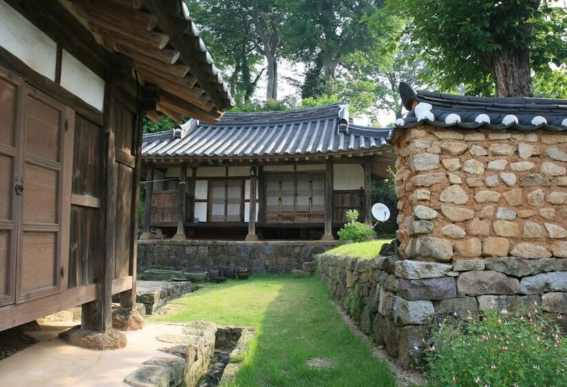 Pensione Yi Jin Rae S Historic House