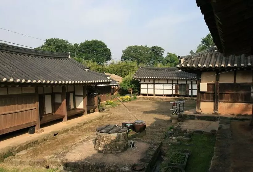 Majatalo Yi Jin Rae S Historic House