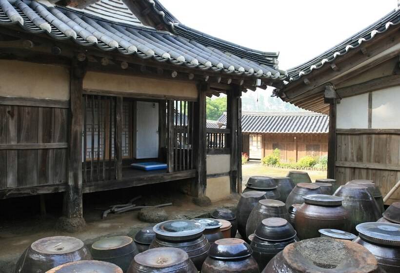 Pensione Yi Jin Rae S Historic House