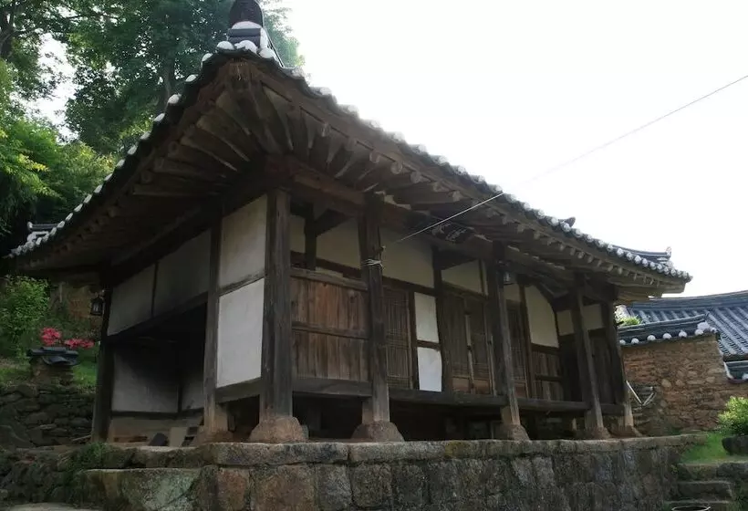 Majatalo Yi Jin Rae S Historic House