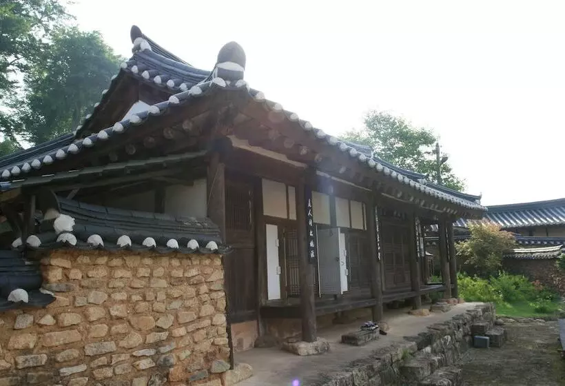 Majatalo Yi Jin Rae S Historic House