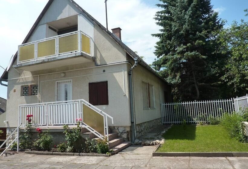 Vadásztanya Apartmanok