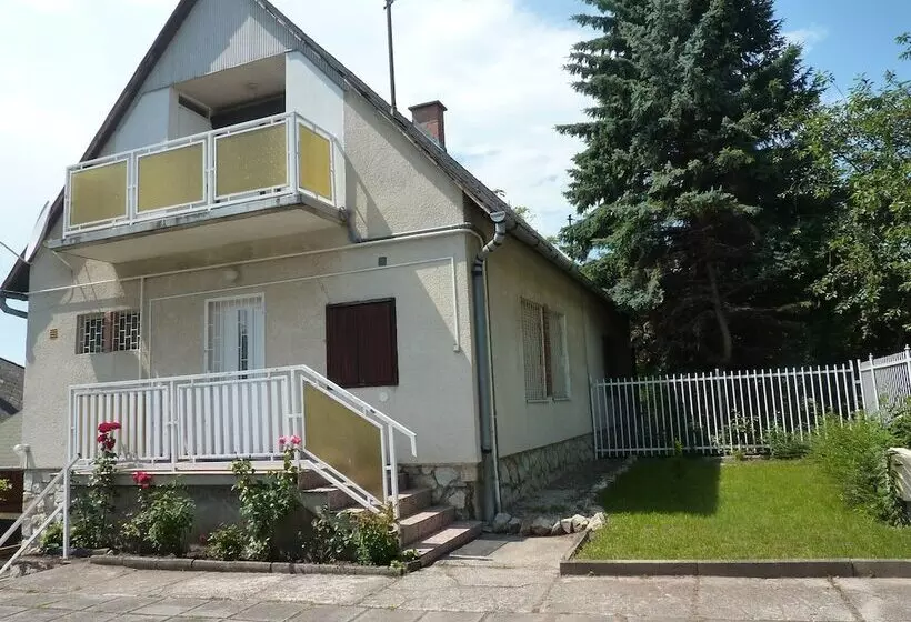 Vadásztanya Apartmanok