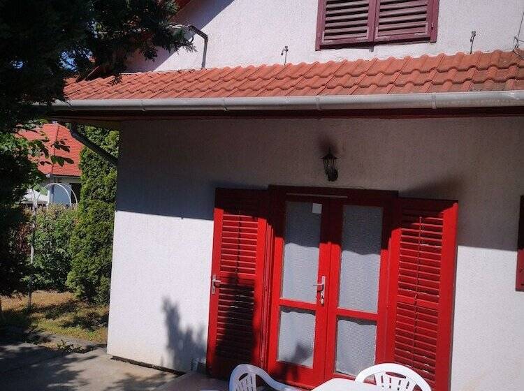 Vadásztanya Apartmanok