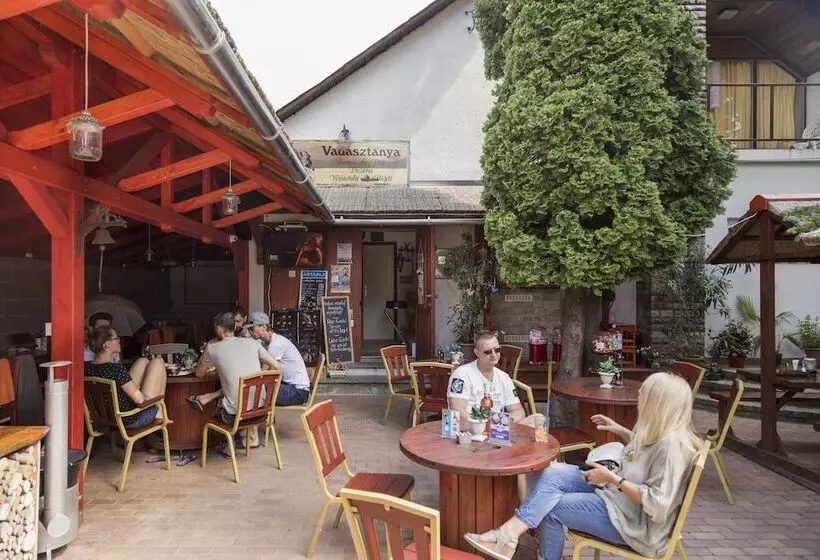 Vadásztanya Apartmanok