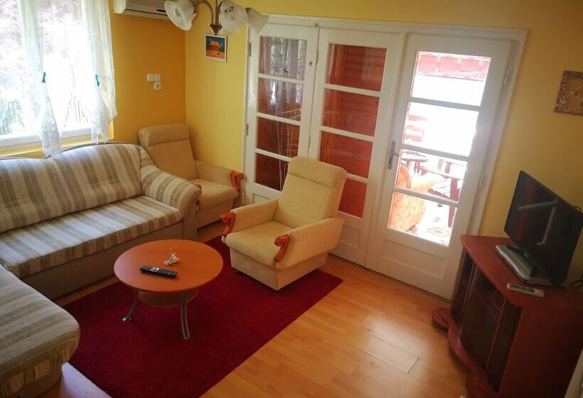 Vadásztanya Apartmanok