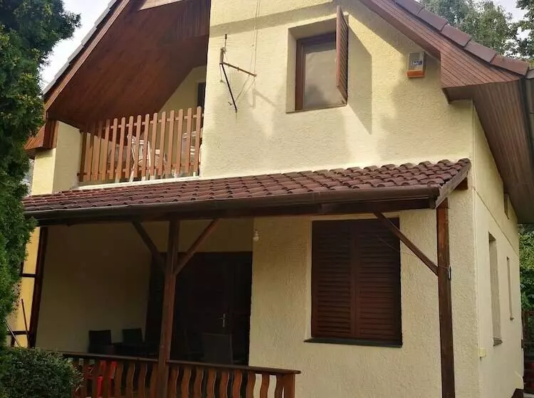 Vadásztanya Apartmanok