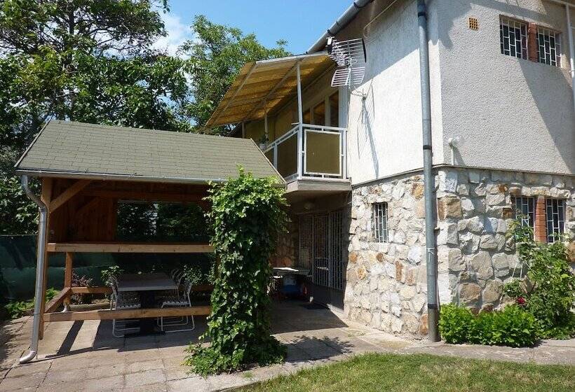 Vadásztanya Apartmanok