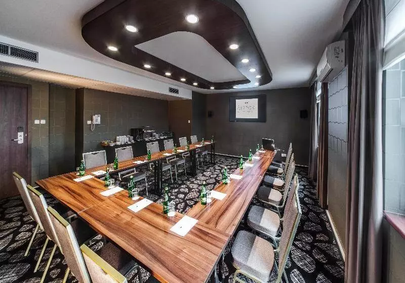 Airport Hotel Okęcie