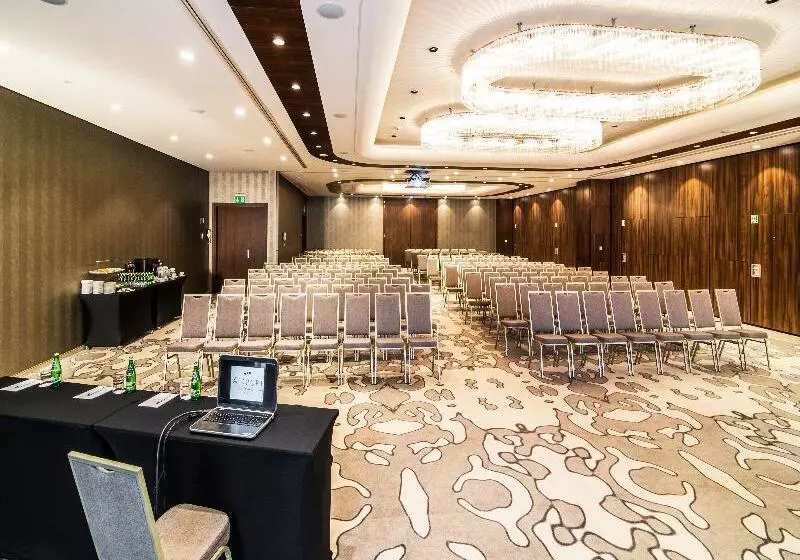 Airport Hotel Okęcie