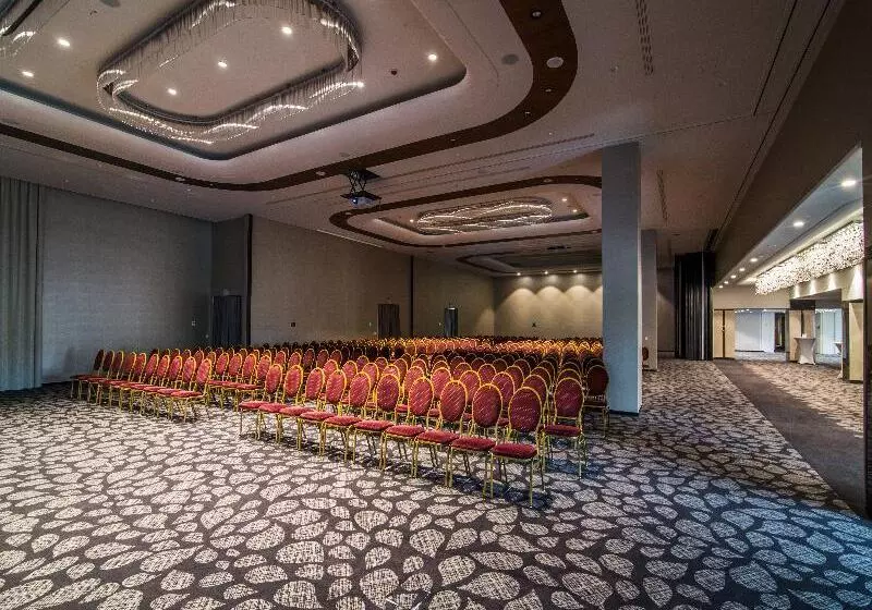 Airport Hotel Okęcie