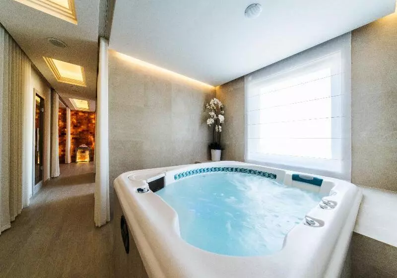 Airport Hotel Okęcie