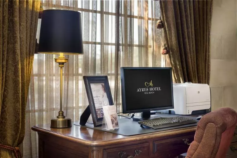 Ayres Hotel Seal Beach