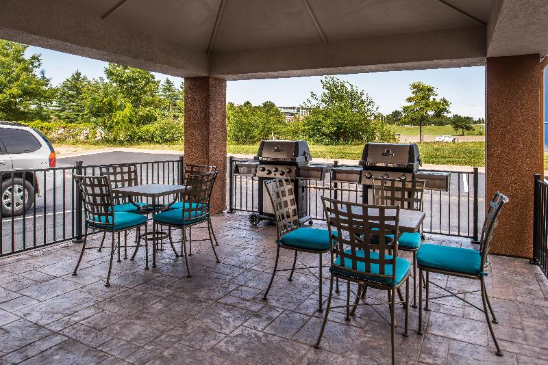 هتل Candlewood Suites   Topeka West, An Ihg